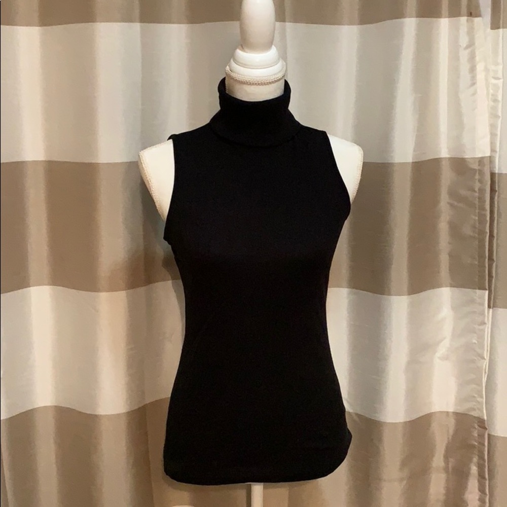 Gap sleeveless turtleneck